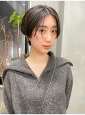 センター分け前髪なしセンターパートショートヘア大人クール