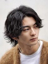 フィフス トウキョウ (fifth TOKYO) 渋谷波巻きツイストパーマメンズカットセンターパートウルフヘア