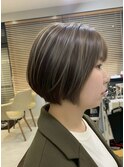 大人かわいいひし形小顔ショートボブ×ミルクティーベージュ