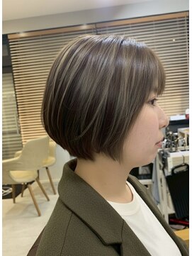 リレーション(Relation) 大人かわいいひし形小顔ショートボブ×ミルクティー20代30代40代