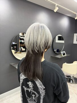 ホワイト 梅田(white) ホワイトシルバー×ブラック>