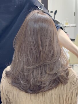 イリス 銀座(IrIs) ロングレイヤー/アッシュべージュ/髪質改善/ワンカール/長め前髪