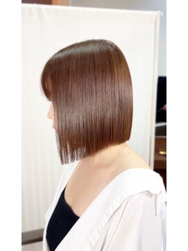 カーサインフィニテイ Hair Design caRsa INFINITY 切りっぱなしボブ　髪質改善　縮毛矯正