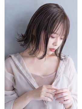 テイラー(Taylor) 【Taylor 】☆大宮 外ハネミディ×グレージュ