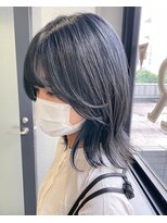 シェリア(Shelia) くすみブルー×ダークアッシュ×暗めカラー×くびれヘア