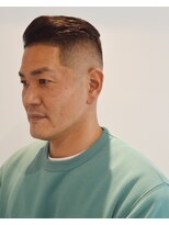 ザワイケーピー(THE YKP)&nbsp;サイドパート　フェードカット　バーバー　床屋