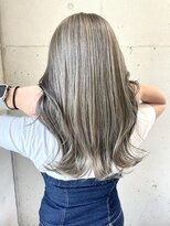 ヴォアソルヂェガーデン(Voasorte GARDEN)&nbsp;【KIKA】グレージュ　前髪ローライト