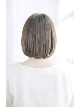 シュシュット(chouchoute) 斜めバングデザインカラーシルキーベージュグレージュカラー/093