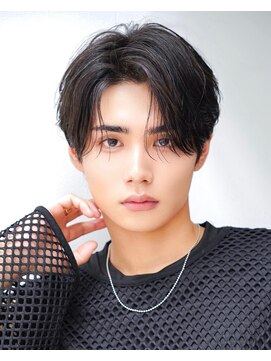 オーシャントーキョー シブヤジンナン(OCEAN TOKYO shibuya JINNAN) 韓国ヘアカルマパーマカルマバングセンターパート黒髪ウルフ