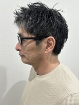 ヒュイル バイ ニアウ(Hwyl by Niau) メンズショートアップバング刈り上げなしツーブロックなし