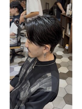 シェノン オム 梅田(CHAINON HOMME) MEN'S HAIR/センターパート/コンマヘア/ツーブロック