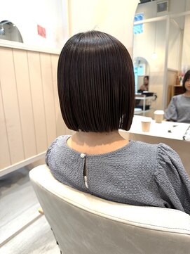 シダ(sida SAIIN) 10代20代今季おすすめボブスタイル!