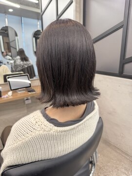 ジーナ 池袋(Zina) #切りっぱなしボブ【グレーブラック】
