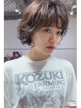 ナヌーク シブヤ(nanuk shibuya) オリーブベージュくせ毛風ボブパーマ