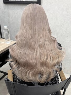 ロウル 渋谷(LOWRL) ホワイトグレージュ/フェミニンロング/似合わせカット/渋谷