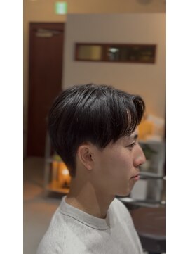 ミオ リベル(Mio'' LIBER) 刈り上げ9ミリで作るセンターパート