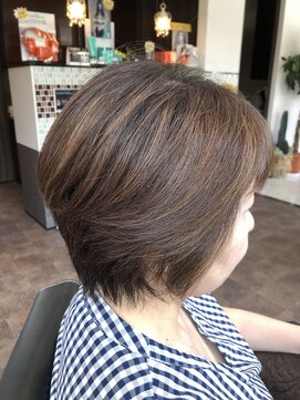 サロンドジュネ(salon de JUNE) 大人ショートボブ
