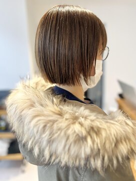 ネオリーブ クーロ(Neolive curro) 伸ばしかけでも可愛く♪ぱつっとミニボブ