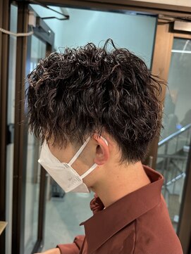 コワファーストナガサキシャンプーボーイ(COIFF1RST NAGASAKI SHAMPOO BOY) ツイストスパイラルパーマ