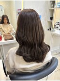 まろやか透明感グレージュカラーコテ巻きスタイル