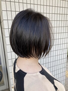 スタジオ アルファプラス 日暮里店(studio α+) ステップボーンカットカットボブショートハイライト白髪ぼかし