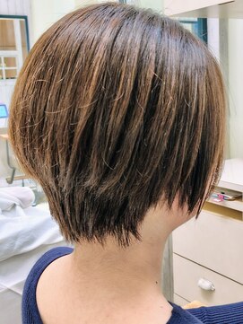 ヴィサージュファイン(VISAGE fine) ショート 小顔 骨格補正