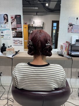 コワファースト長崎シャンプーボーイ 2nd(COIFF1RST 長崎 SHAMPOO BOY) ヘアセット お呼ばれアレンジ ツインアレンジ