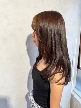 アッシュ 浜田山店(Ash) 顔周りを包み込むロングレイヤー