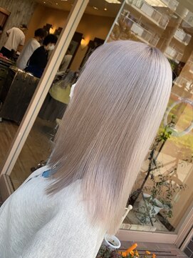 エミーバイモアムー(Emmie byMoremuu) ホワイトベージュ/ハイトーン　　【青木　淳】