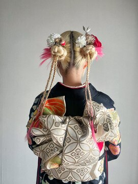 ツインお団子ヘア