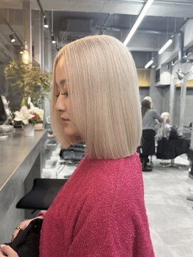 ベル ザ シック(BEL THE CHIC) 抜きっぱなしブロンド/ハイトーンボブ/切りっぱなし抜きっぱなし