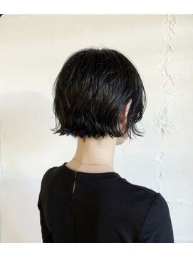 ドアーズ(Door's) 30代40代ショート白髪染めグレイカラーボブ艶栄名駅伏見丸の内