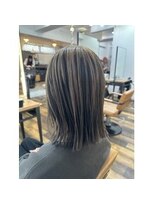 ジュノ(Jeuno)&nbsp;アンブレラカラー　グレージュ　ブリーチ　横浜