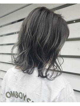 イェッカ(YECCA) ハイライト×オリーブ