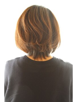 レウナ 外苑前(Reuna) 【３０代・４０代・５０代】大人女性に人気のボブ