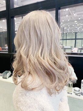 アルバム 銀座(ALBUM GINZA) ホワイトベージュ_ローライトスリークボブ厚めバング_ba286203