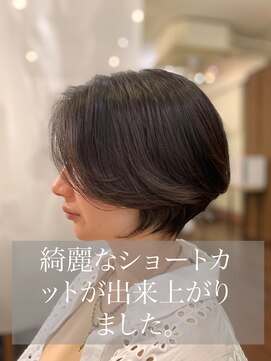 メイクス 表参道(MAKE'S omotesando) 前髪長め短すぎないショートカットで仕上げが楽