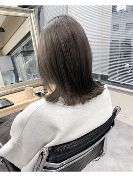 ワルム(warme) スモーキーグレージュカラー