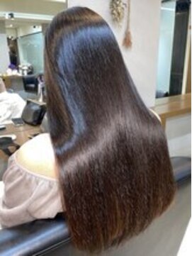 ディア(.eer) ブリーチ毛の縮毛矯正《酸性ストレート》before&after/髪質改善