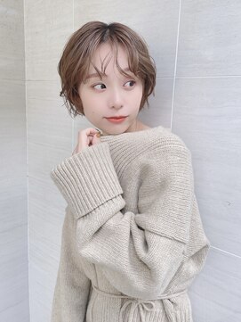 オーロ(ORO) 暗めカラーでも映える大人パーマボブ