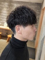 ヒュイル バイ ニアウ(Hwyl by Niau)&nbsp;ツイストスパイラルパーマスパイラルパーマメンズマッシュパーマ