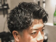 【ビジネスアイロンパーマ】自然な動きと清潔感を。どんな場面でも好印象を与える、スタイリッシュな魅力。