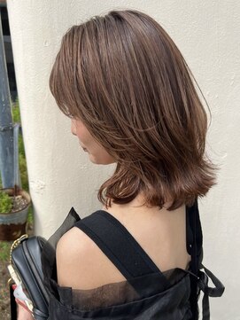 穀雨(Kokuu) 大人シアーベージュミニウルフボブミディアムレイヤー