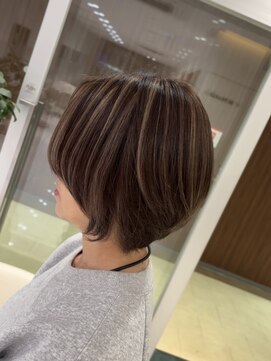 ルプル バイ フェイス 磯子(L'pul by face) ショート×ベージュ系ハイライトカラー