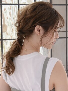 ロアーヘアーリム(RAWR hair RIM) 【RAWR】結婚式にピッタリなローポニー