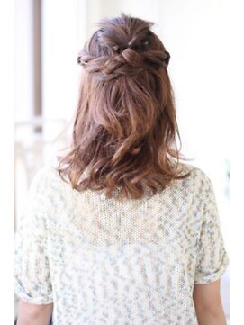 リーフ 新松戸(LeaF) おでかけ・デート前に☆自分でも簡単ハーフアップアレンジ！