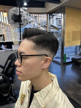 ヘアーエステ グランツエッセ(hair esthe GlanzEsse) 王道7:3フェード