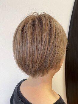 トランスフォーム ヘアー(TRANSFORM hair)の写真/【小顔ショート×丸みボブ】似合わせカットで絶壁解消。30代40代に人気の再現性×時短シルエットへ
