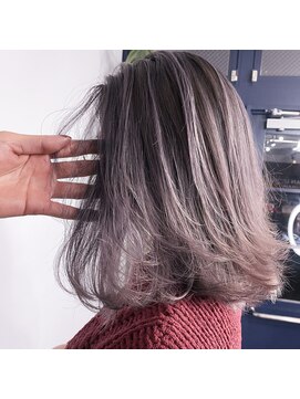 ジョナサン リヴィングストン(JONATHAN LIVINGSTON) #エアタッチ#ホワイトベージュ#ボブ