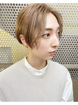 エンシー(ENCI) ショートヘア/アッシュベージュ/ハイトーン/海外風